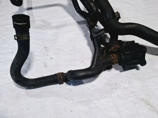 Vesiputki VW Golf VII 1.6 TDI CLH 5Q0122051AL image 2