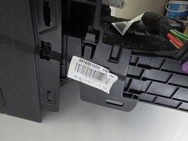 Accoudoir OEM 98164316ZD pour Peugeot 508 1.5L Diesel image 9