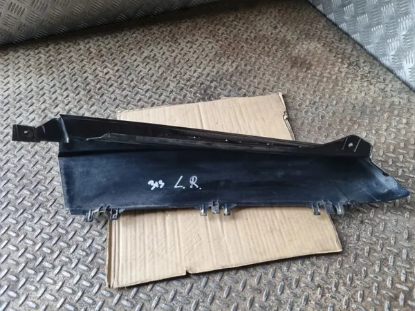 Moldura de pilar Cadillac Escalade OEM 15791311 - Usado image 10
