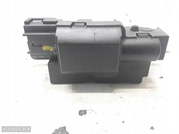 2003 Nissan Micra Block 90502av720 image 2