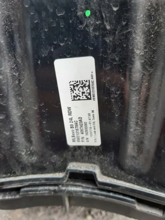 Tanque AdBlue Audi OEM 8W0131878AC - Estado Usado image 3