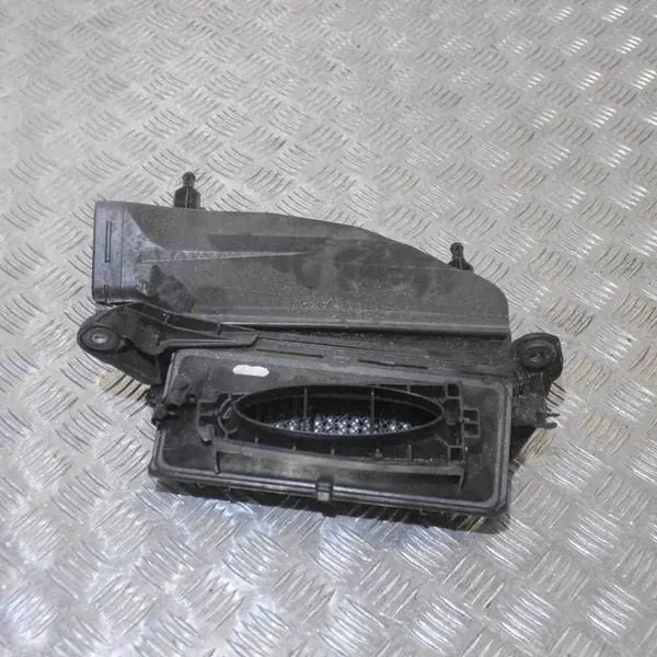 Mercedes-Benz GLE (W166 - C292) Ilmansuodattimen kotelo image 2