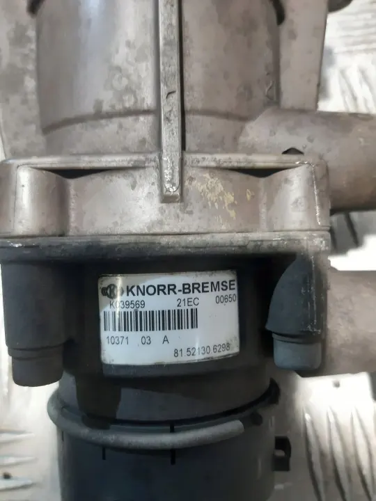 MAN TGX 2018 Euro6 Brake Main Valve Knorr-Bremse K039569 image 3