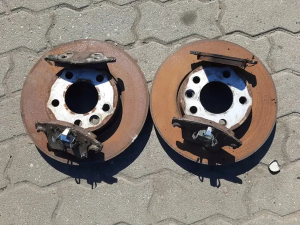 VW T5 Front-Bremscheiben & Beläge Set OEM image 2