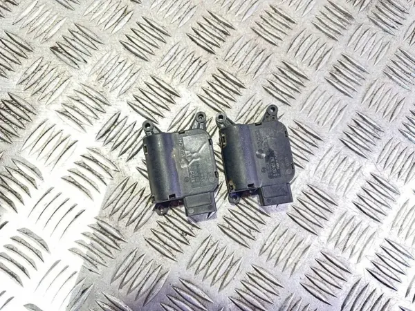 Válvula de calefacción OEM 0132801364 para VW Golf Plus image 2