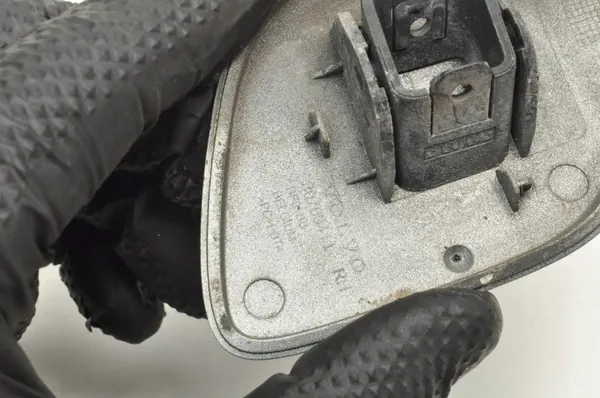 Volvo XC60 I strålkastartvättslock OEM 30763411 höger image 3