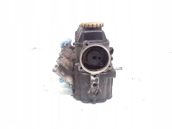 Opel Corsa B Cylinder Head image 3