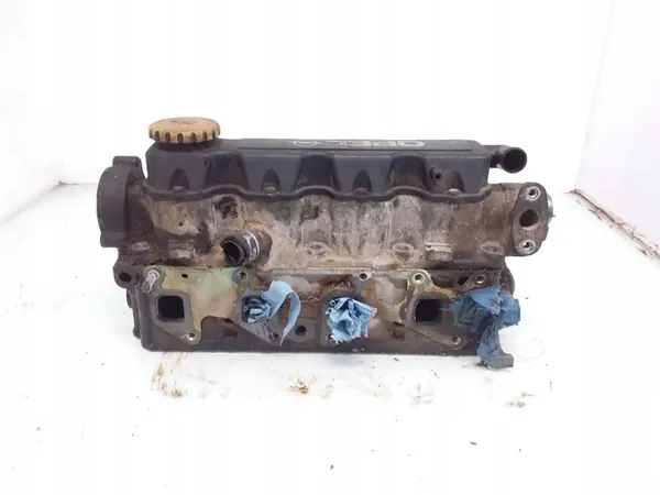 Opel Corsa B Cylinder Head image 4