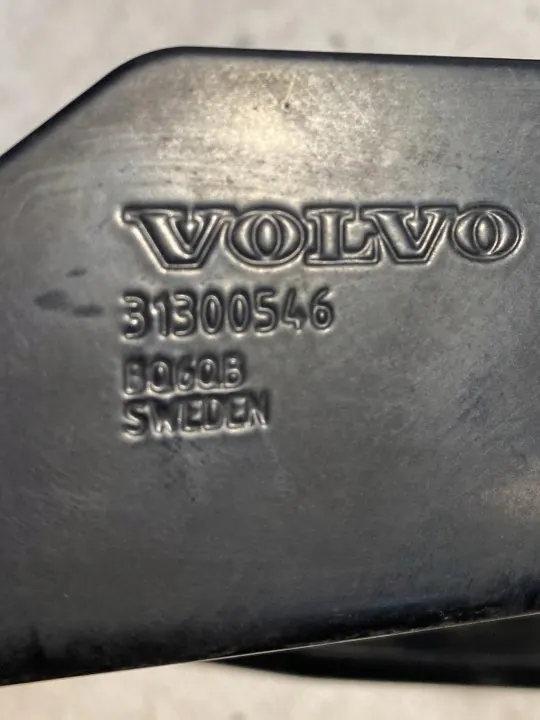 Volvo OE Mounting Bracket OEM 31300546 image 3