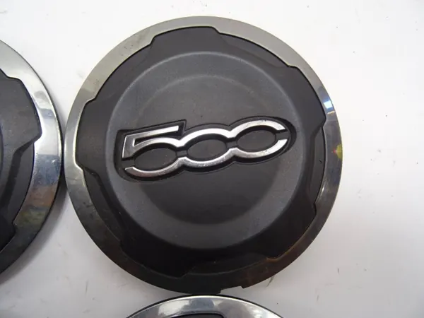 Capas de Roda Fiat 500L OEM 735574469 - Usado image 3