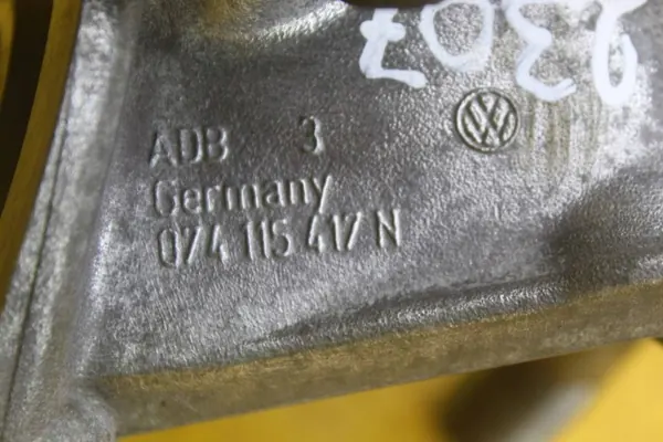 Oljefilterbas OEM 074115417N för VW Transporter T4 image 3