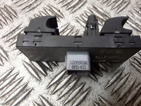 Interruptor Skoda Octavia OEM 1z0959858b - Usado image 5