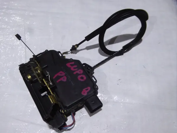 Höger Framdörrslås VW Lupo Seat Arosa 8 Stift image 2