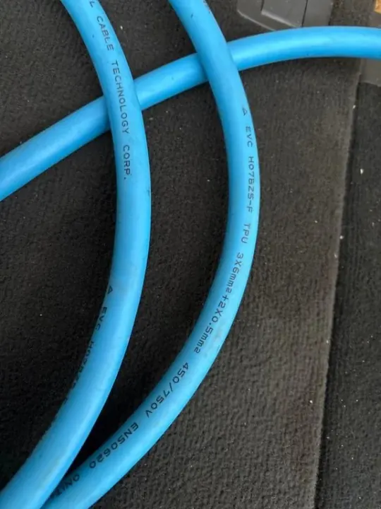 Mercedes-Benz EQC Battery Charging Cable A0005832098 image 4