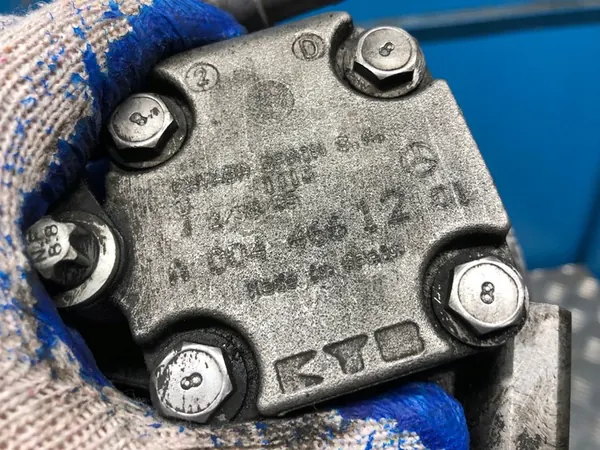 Servostyrningspump Mercedes 2.2 2.7 CDI A0044661201 image 4