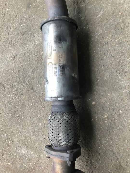 Audi S6 C6 5.2 V10 Pakoputken Keräin OEM 4F0253211E image 3