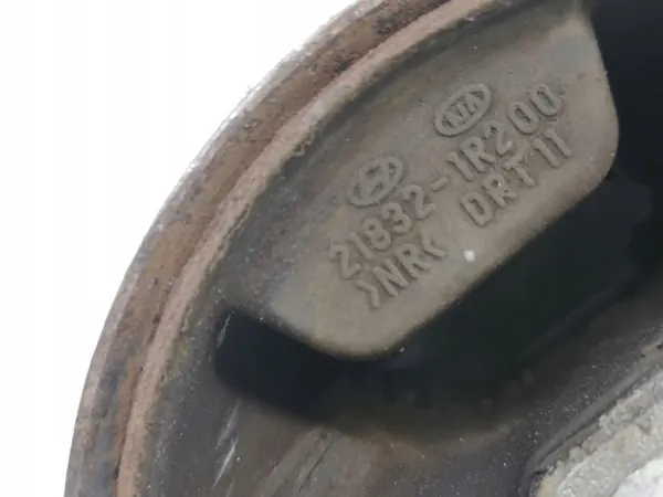Soporte de caja Kia Rio OEM 218321R200 - Usado image 3
