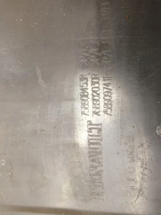 Dacia Dokker 2012- Underskydd Motor image 3