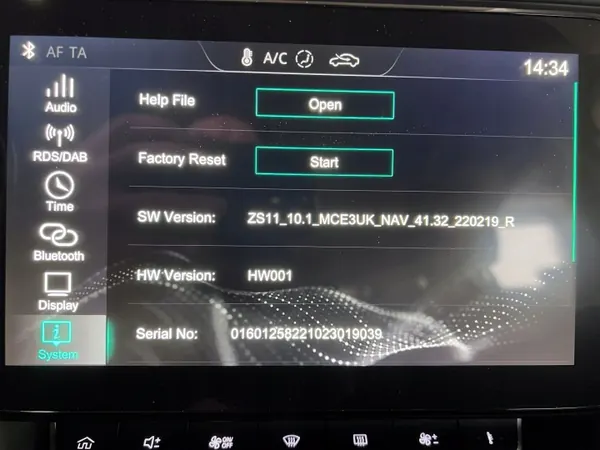 MG ZS 17-19 fabrieksradio met display OEM 11307917 image 6