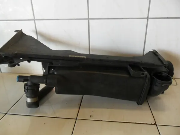 BMW 3 E46 2003 1.8 B Ausgleichsbehälter Montageplatte OEM 1436250 image 6