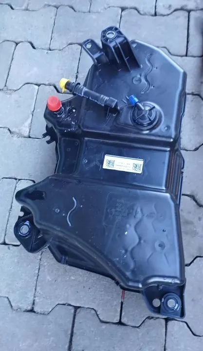 AdBlue-Tank VW Touran II III OEM 5QA131877J image 4