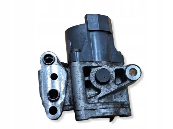Vaihteiston öljypumppu Volvo V60 2.4 D6 Plug-In Hybrid OEM 31325625 image 4