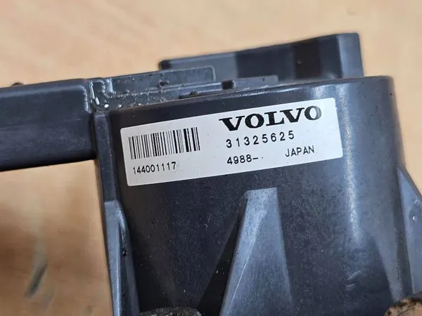 Vaihteiston öljypumppu Volvo V60 2.4 D6 Plug-In Hybrid OEM 31325625 image 6