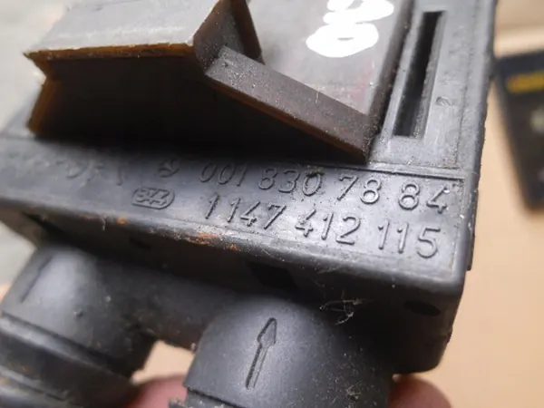 Vanne de chauffage d'eau Mercedes W210 image 3