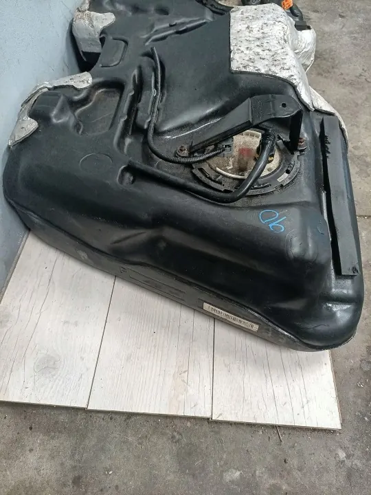 Brandstoftank OEM GD939B007 Lincoln Continental image 3