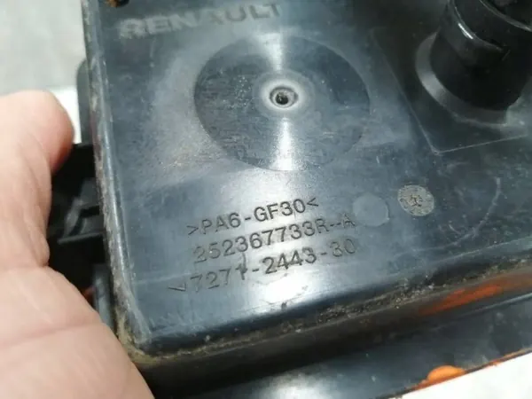 Caixa de Fusíveis Renault Megane V OEM 252367733R Usado image 3