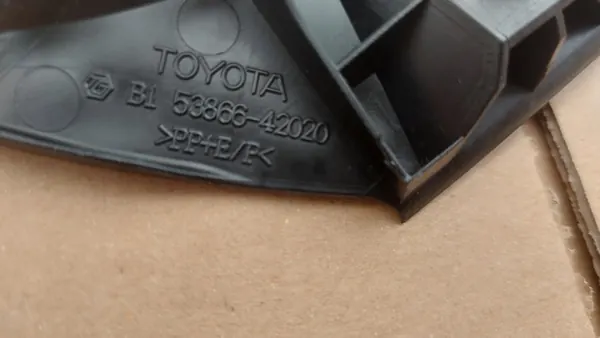 Oikea ikkunatulppa OEM 53866-42020 Toyota RAV4:lle image 8