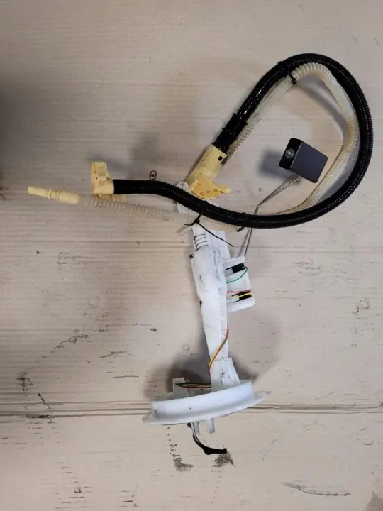 Sensor Nível Combustível OEM 5N0919673AB Audi Q3 8U image 2
