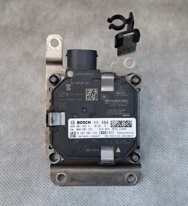 Radar Distronic ACC Anturi Audi A6/A7 OEM 4K0907561R image 4