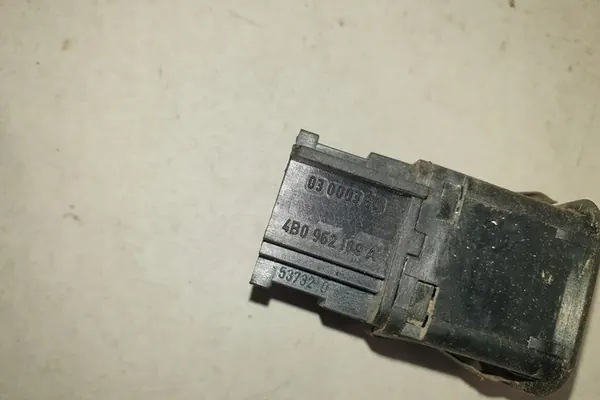 Schalter SEAT TOLEDO II 1.9L Diesel 2001 image 4