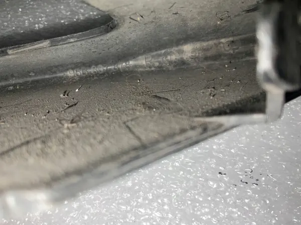OEM 95B807878 Alapuskuri oikea Porsche Macanille image 6