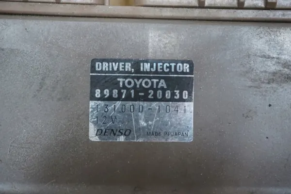 TOYOTA RAV4 II Einspritzmodul OEM 89871-20030 image 3