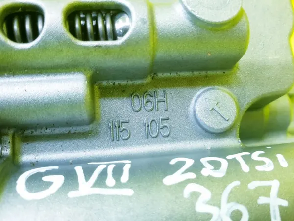 Begagnad oljepump OEM 06H115107AD för VW Golf VII image 8