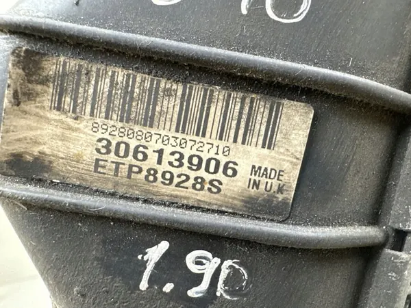 2002 Volvo S40, V40 Intercooler 892808003072710 image 3