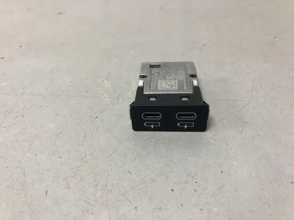 Enchufe doble USB OEM 84105A84160 para BMW i4 G26 2021- image 2