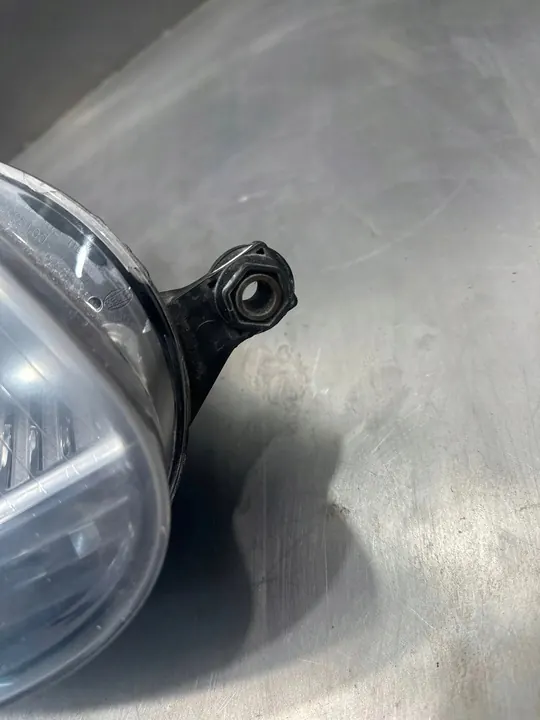 VW Golf V 03-09 Oikea Etuheijastinlamppu C509 image 4