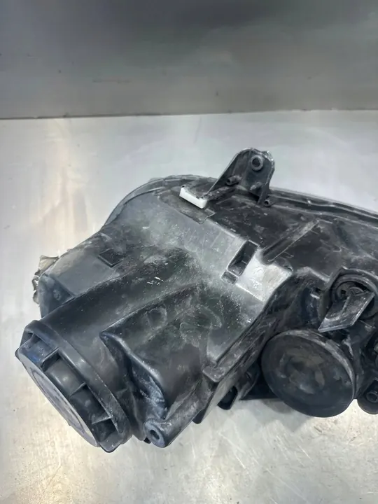 VW Golf V 03-09 Oikea Etuheijastinlamppu C509 image 7