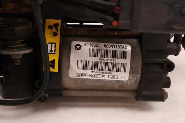 Compressore Sospensione Jeep Grand Cherokee WK2 OEM image 3