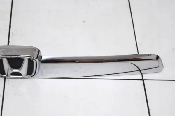 Honda CR-V III Tavaratilaluukun Lista OEM TBS27816 image 4