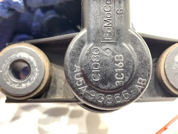 Polttoainehöyryventtiili OEM AU5A-9G866-AB Ford Mustang image 4