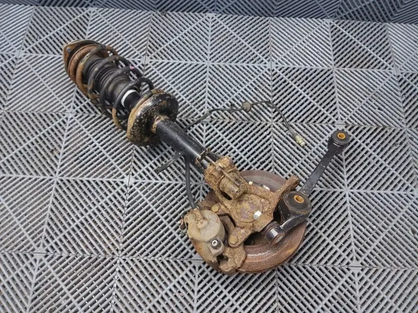 Etupyörän navan OEM 6542128 vasen puoli Ford Scorpio image 6