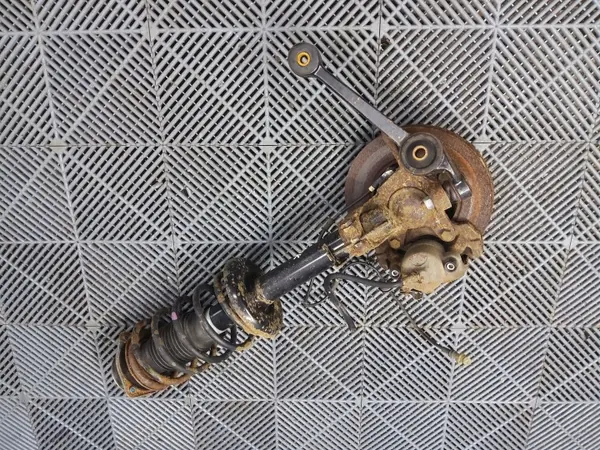 Etupyörän navan OEM 6542128 vasen puoli Ford Scorpio image 9