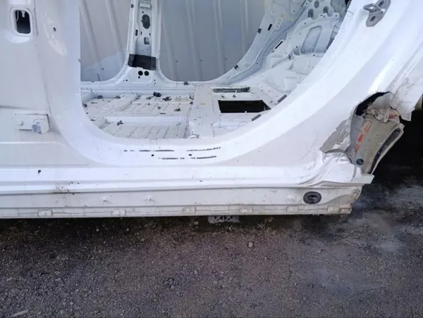 Mercedes-Benz EQS 2022 vasen kynnys OEM 294415 image 4