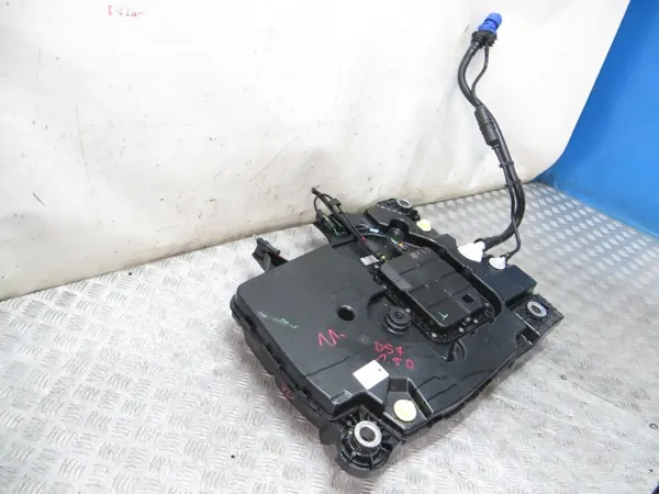 DS AdBlue-Tank OEM 150/011 für DS7 Crossback 1.5 image 4