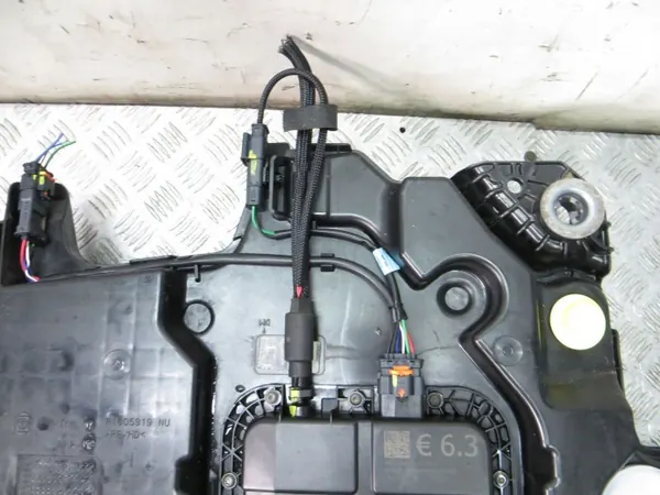 DS AdBlue-Tank OEM 150/011 für DS7 Crossback 1.5 image 5