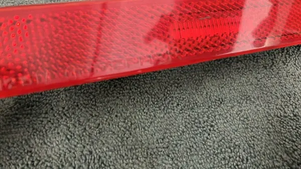 Moulure arrière droite Dodge Challenger OEM 68195796AB image 6